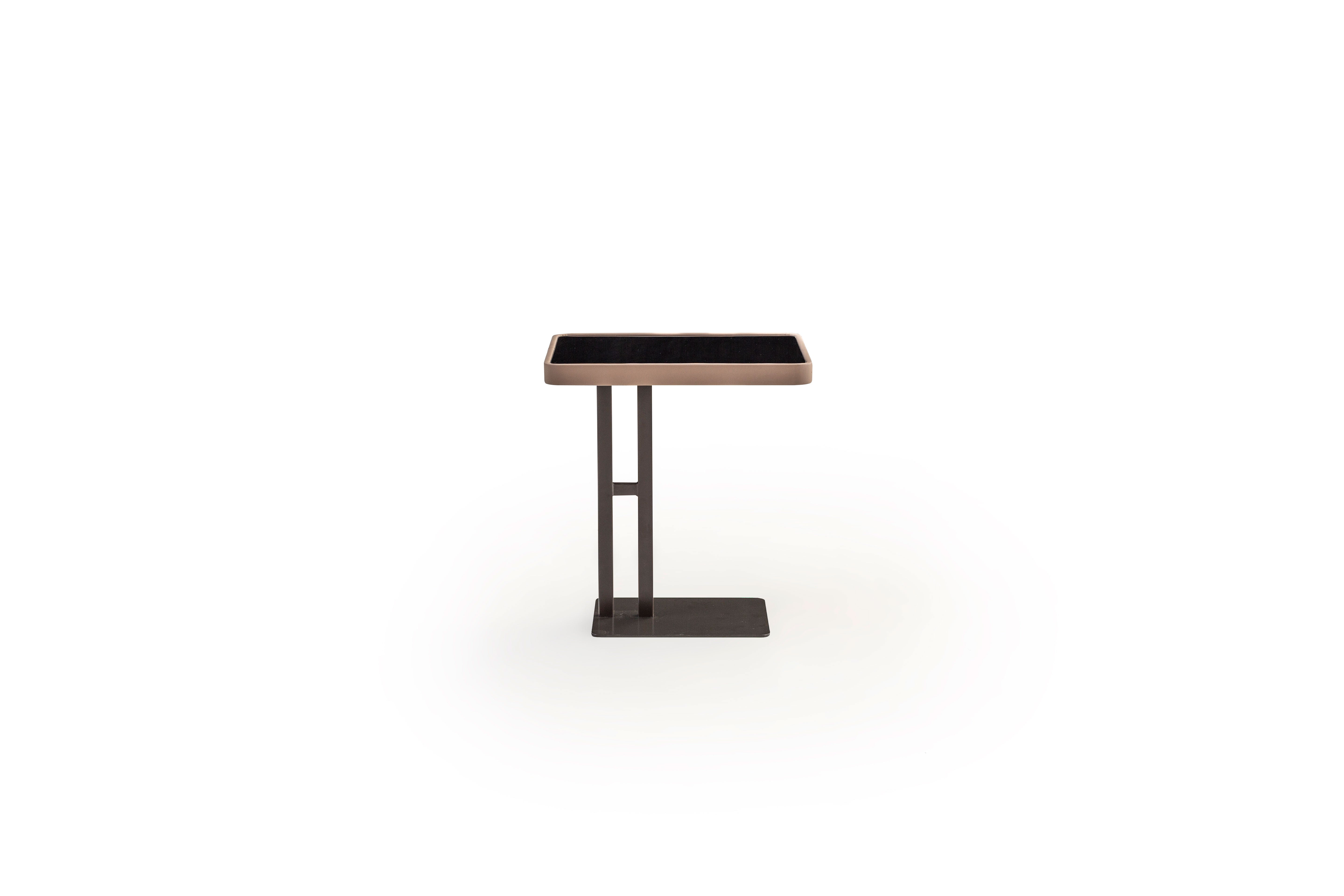 STATUE WAY SIDE TABLE