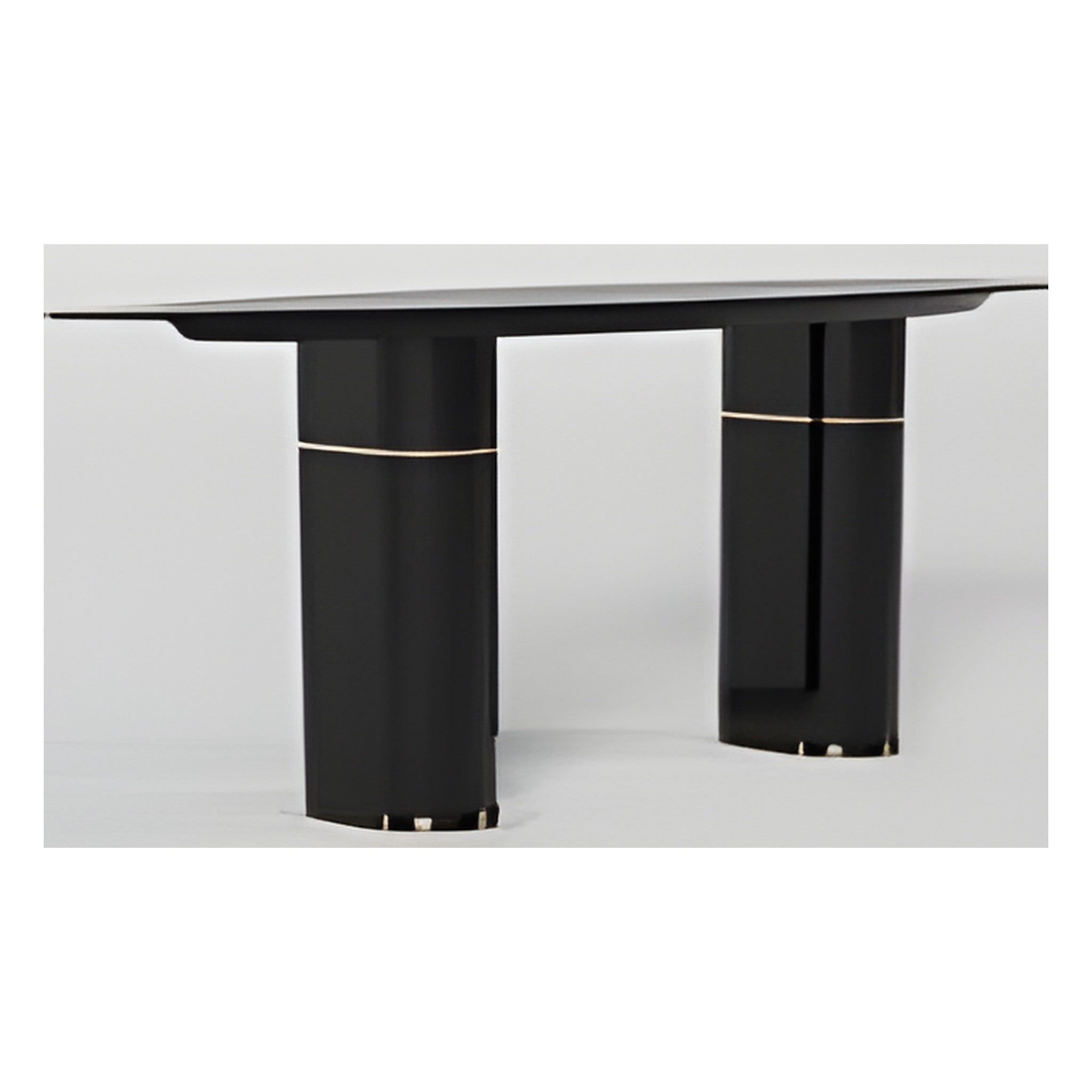 Anka Dresser – Nuvera Concept