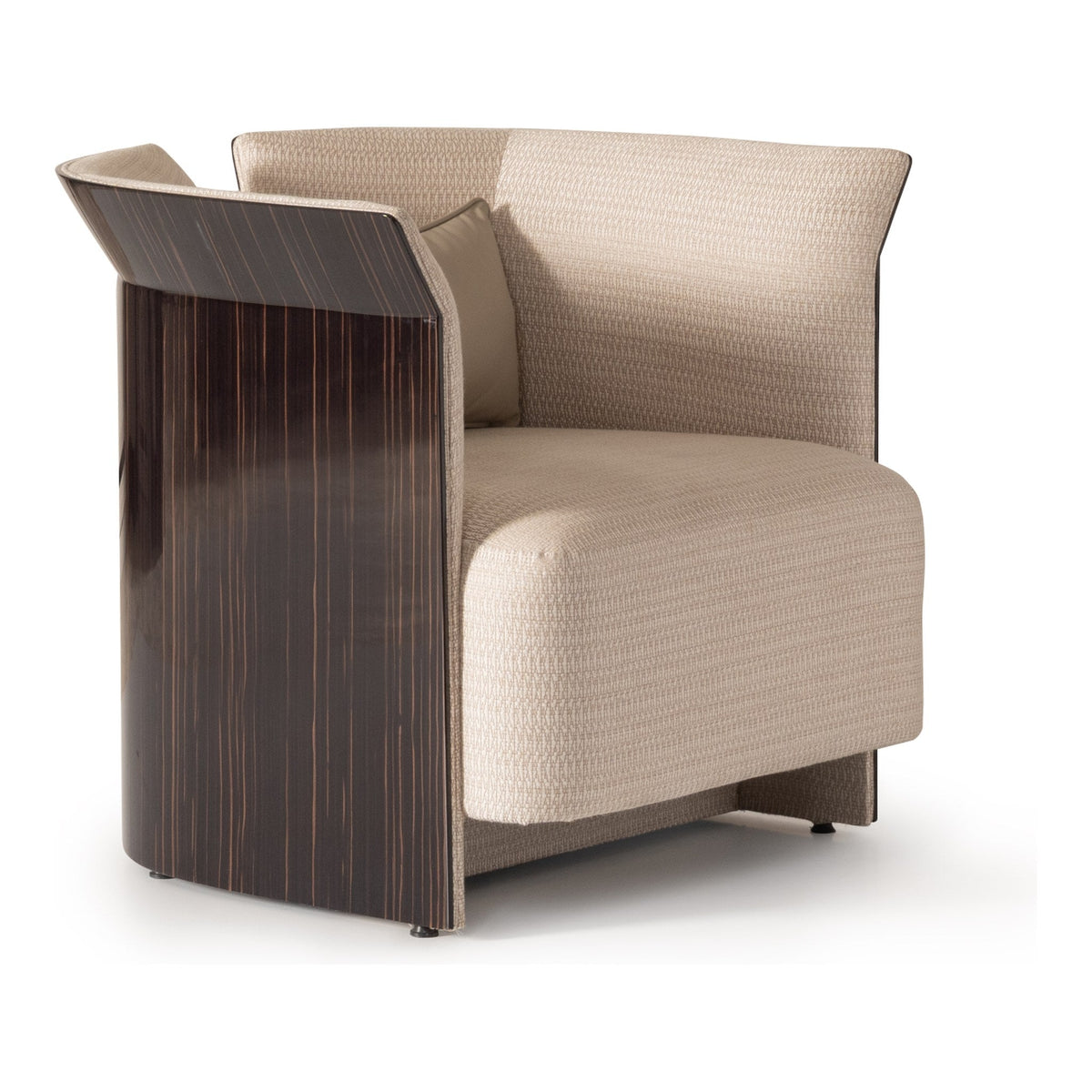 Zenith Lux Armchair – Nuvera Concept